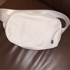 WHITE Lululemon Everywhere Belt Bag